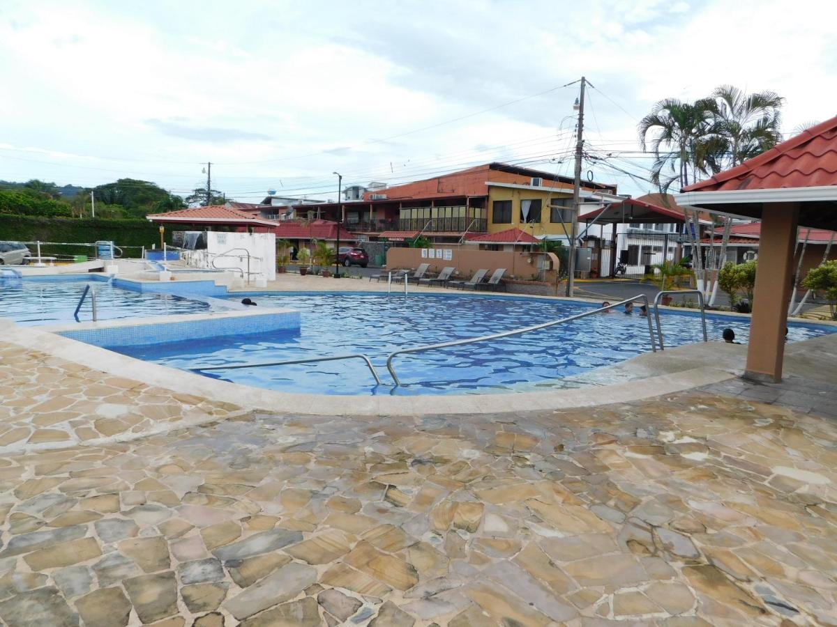 Condo Villa B27 Sleeps Five People - B28 Sleeps Six People - Price Includes Housekeeping Fees Not Taxes - Very Close To The Pool And Beach! Jacó Kültér fotó