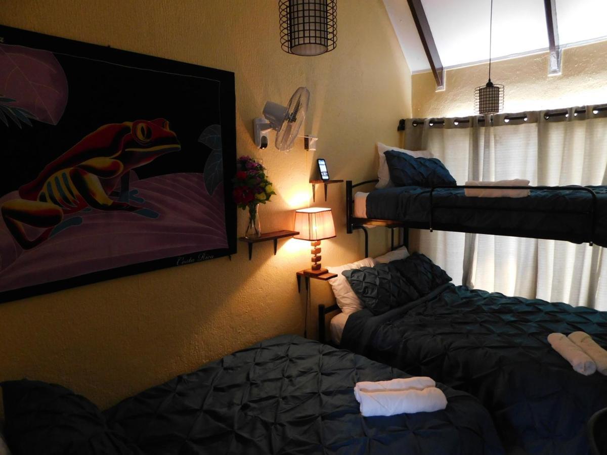 Condo Villa B27 Sleeps Five People - B28 Sleeps Six People - Price Includes Housekeeping Fees Not Taxes - Very Close To The Pool And Beach! Jacó Kültér fotó