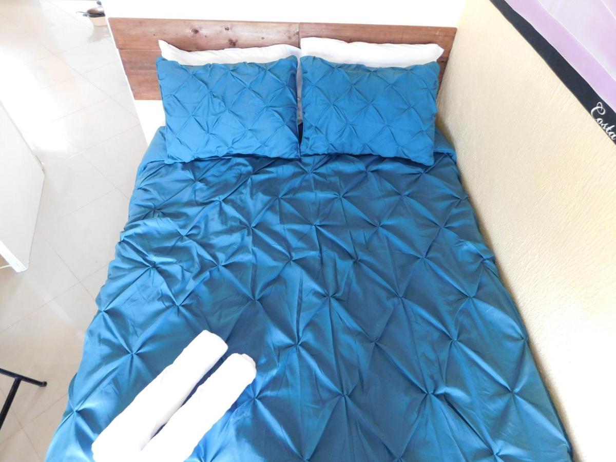 Condo Villa B27 Sleeps Five People - B28 Sleeps Six People - Price Includes Housekeeping Fees Not Taxes - Very Close To The Pool And Beach! Jacó Kültér fotó